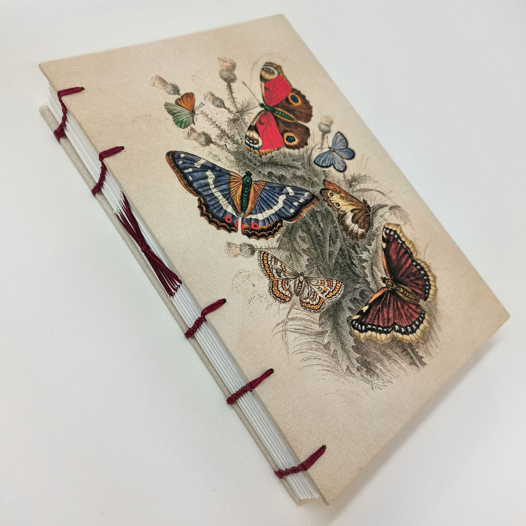Dancing butterflies / Weekly Calendar 2027